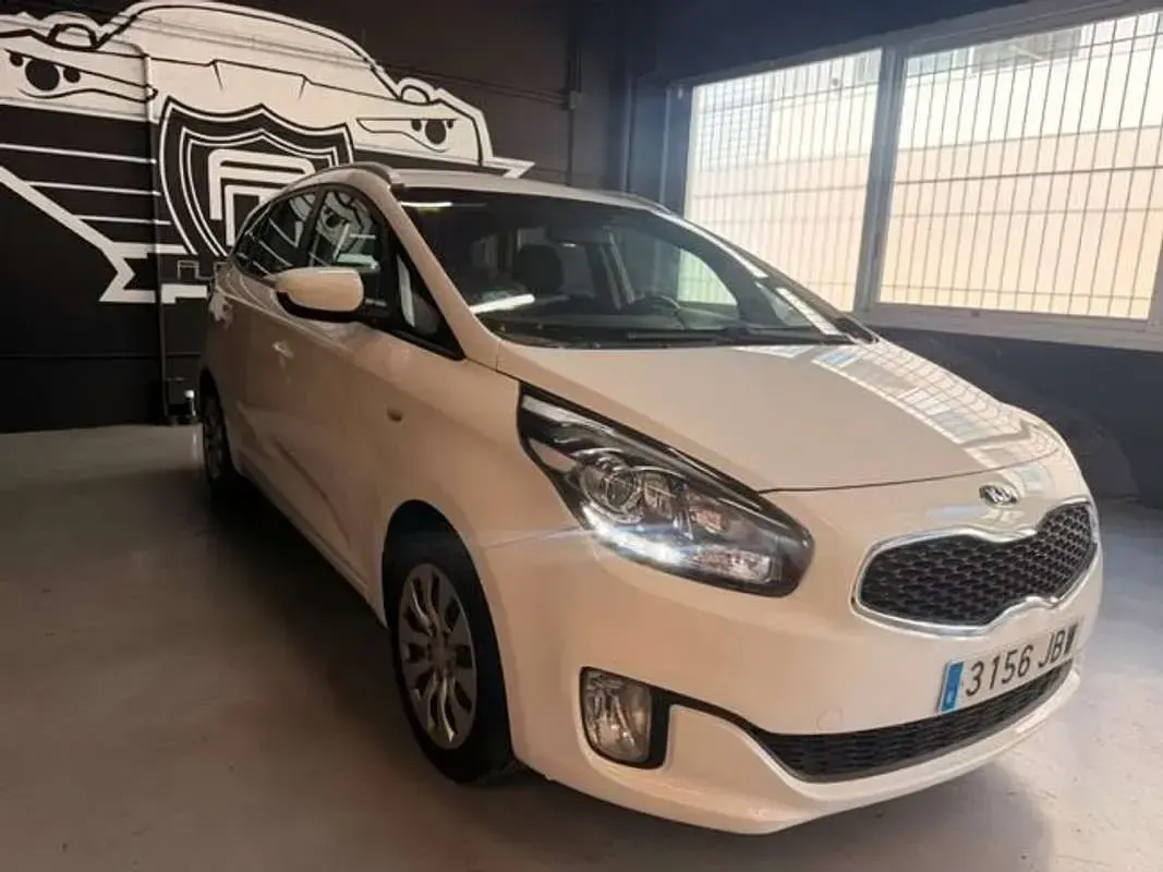 Usado Kia Carens 135 CV (99 kW) 2014 Blanco Monovolumen