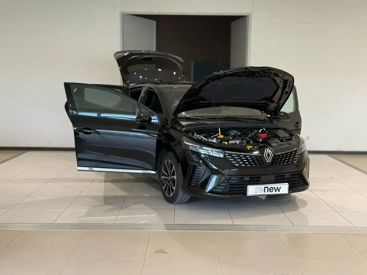 Usado Renault Clio V Techno 90 CV (66 kW) 2023 Negro Berlina