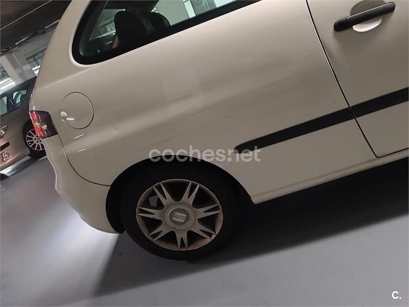 Blanco Usado 2006 Seat Ibiza Reference Berlina | 2300 € (Buen precio) - Imagen 1/4