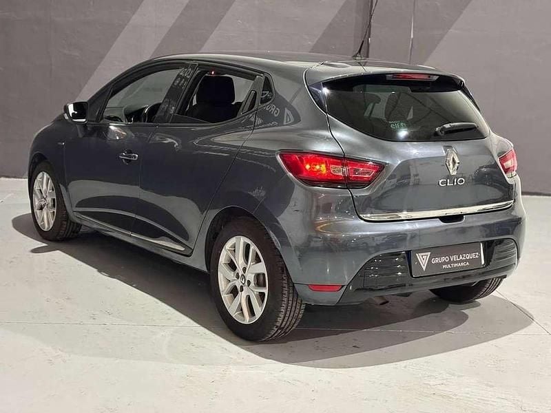 Usado Renault Clio IV LIMITED 90 CV (66 kW) 2019 Gris Utilitario