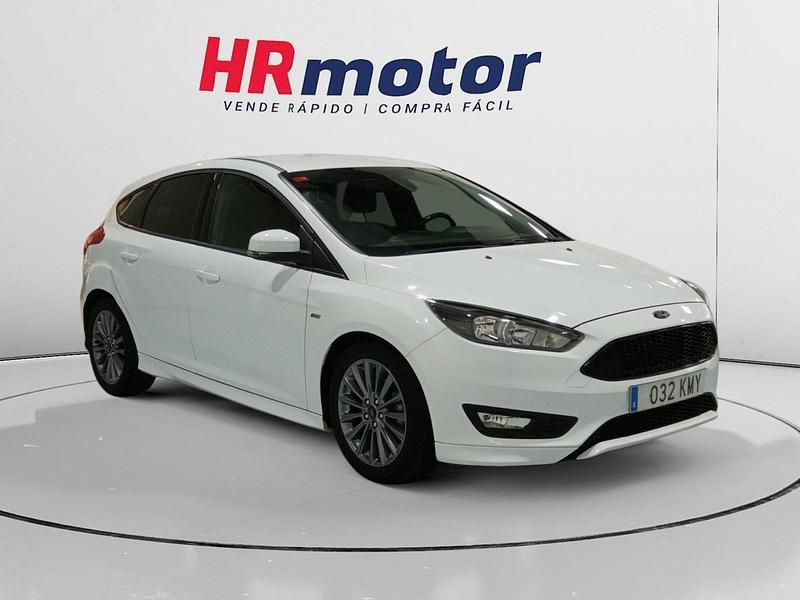 Blanco Usado 2018 Ford Focus ST-Line Utilitario | 10.660 € (Buen precio) - Imagen 1/4