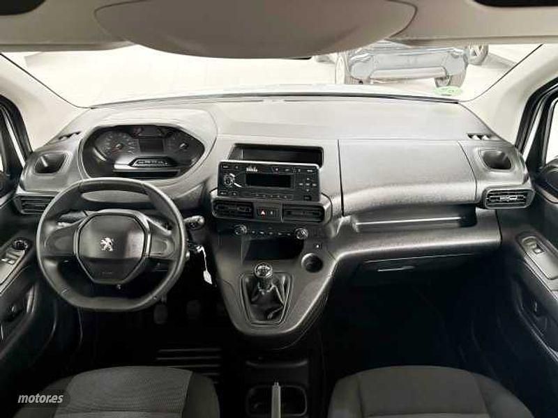 Usado Peugeot Rifter Access 100 CV (73 kW) 2019 Blanco Monovolumen