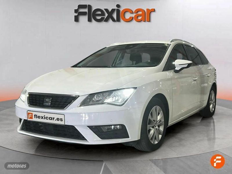 Usado Seat Leon ST Style 130 CV (95 kW) 2019 Blanco Familiar