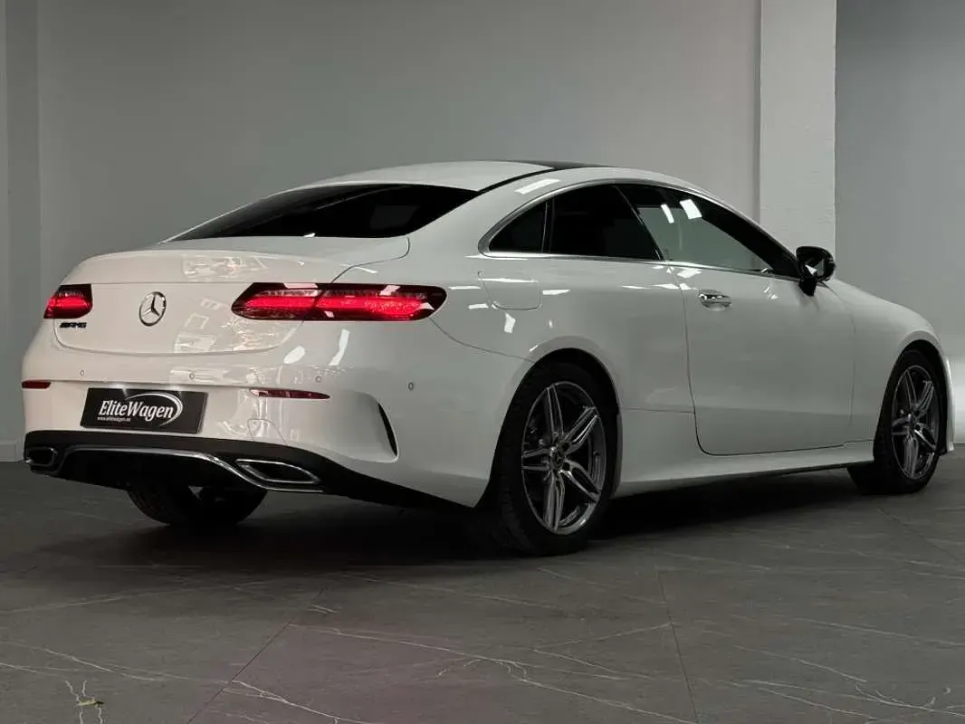 Usado Mercedes E220 194 CV (142 kW) 2019 Blanco Coupe