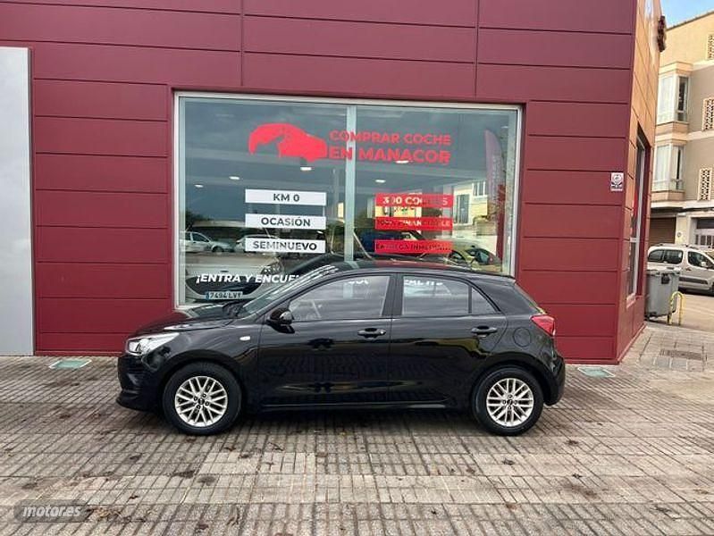 Usado Kia Rio 84 CV (61 kW) 2021 Negro
