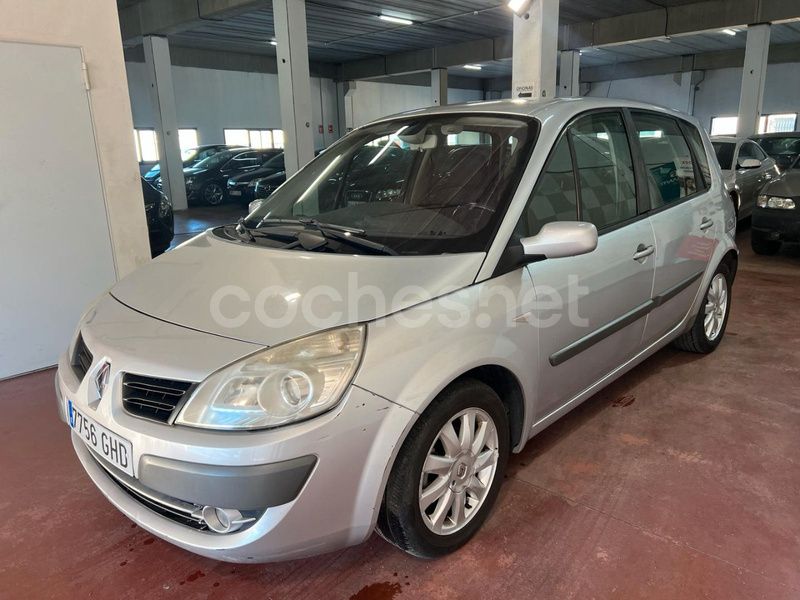 Usado Renault Scénic II Dynamique 105 CV (77 kW) 2008 Gris Monovolumen