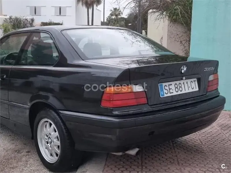 Usado BMW 318 140 CV (102 kW) 1996 Negro Coupe