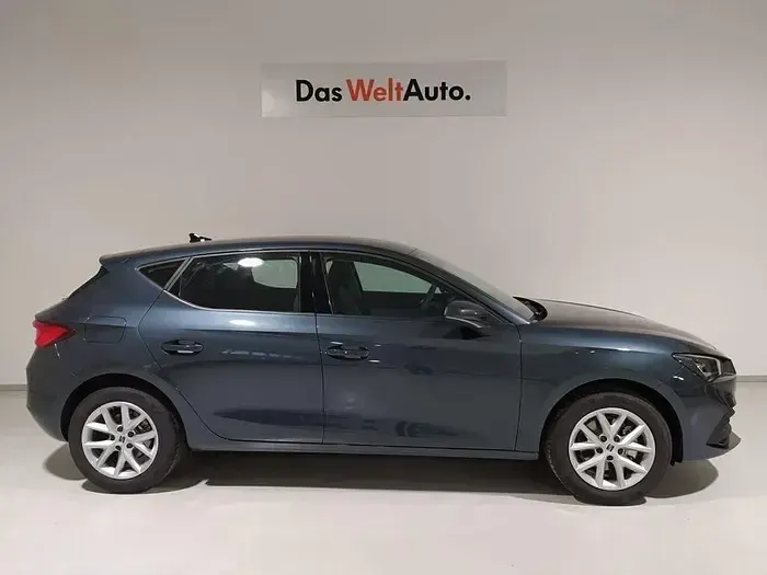 Usado Seat Leon Style 116 CV (85 kW) 2025 Gris