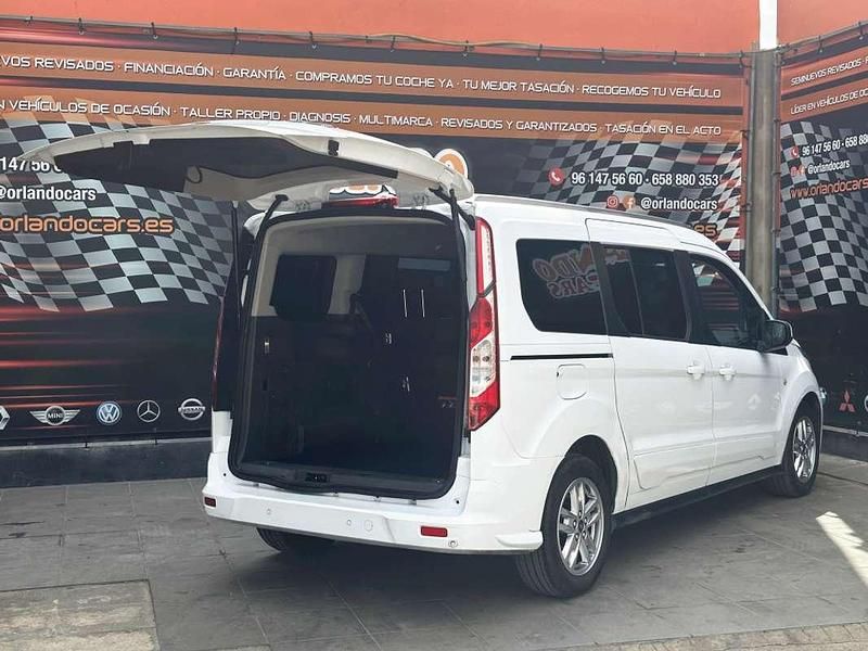 Usado Ford Tourneo Titanium 101 CV (74 kW) 2021 Blanco Monovolumen