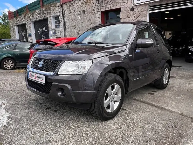 Usado Suzuki Grand Vitara 129 CV (94 kW) 2013 Gris / plata SUV