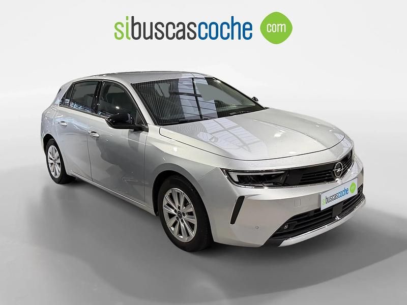 Usado Opel Astra Edition 130 CV (95 kW) 2023 Gris/plata