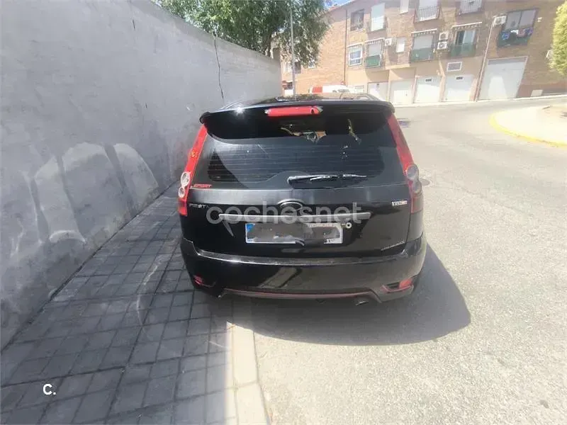 Usado Ford Fiesta 68 CV (50 kW) 2006 Negro Utilitario