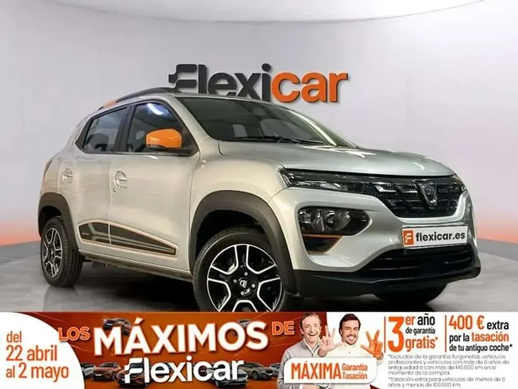 Usado Dacia Spring Comfort Plus 33 kW (45 CV) 2022 Gris Utilitario