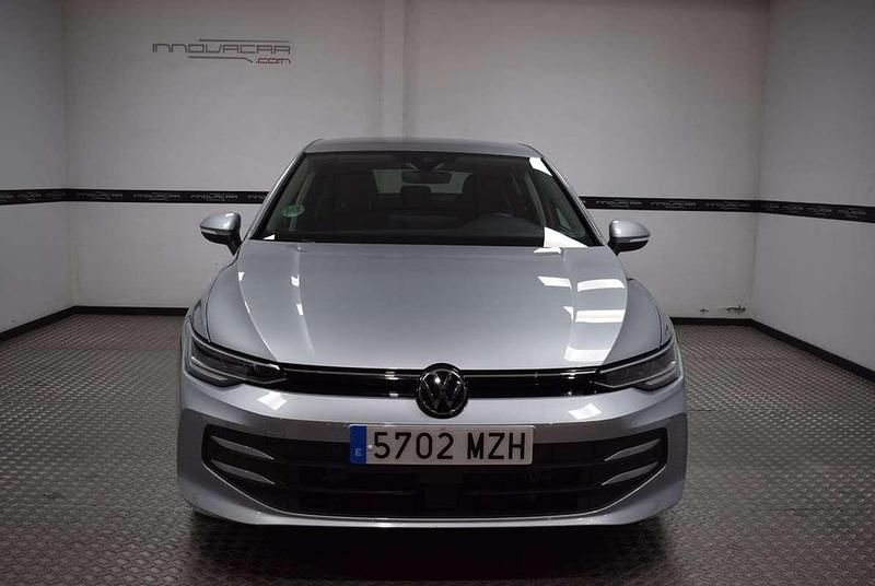 Usado VW Golf VIII 116 CV (85 kW) 2025 Gris Utilitario