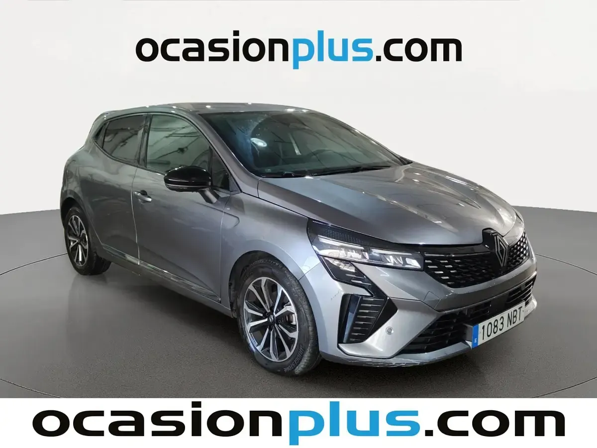 Usado Renault Clio Techno 101 CV (74 kW) 2025 Gris Utilitario