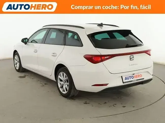 Usado Seat Leon Style 150 CV (110 kW) 2020 Blanco Familiar