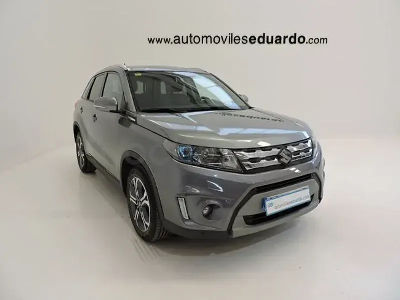 Usado Suzuki Vitara 120 CV (88 kW) 2016 Gris / plata SUV