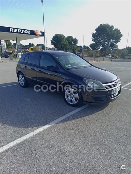 Negro Usado 2007 Opel Astra Cosmo Berlina | 3000 € (Precio justo) - Imagen 1/4