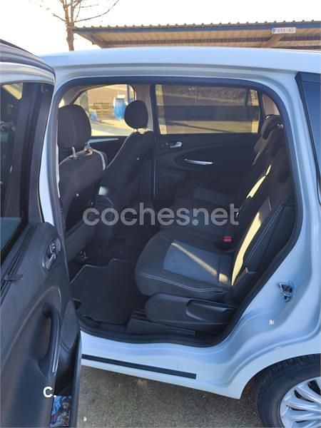 Usado Ford S-MAX Trend 140 CV (102 kW) 2015 Blanco Monovolumen