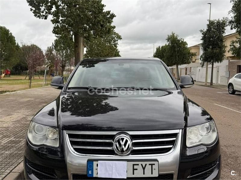 Second-hand VW Touareg 225 CP (165 kW) 2008 Negru SUV