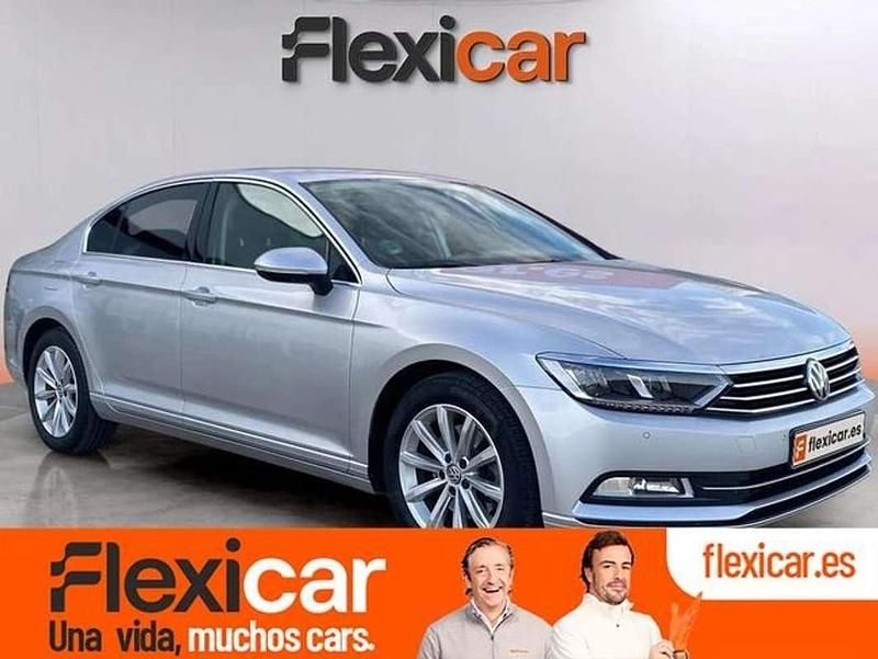 Gris Usado 2019 VW Passat Berlina | 15.990 € (Super precio) - Imagen 1/4