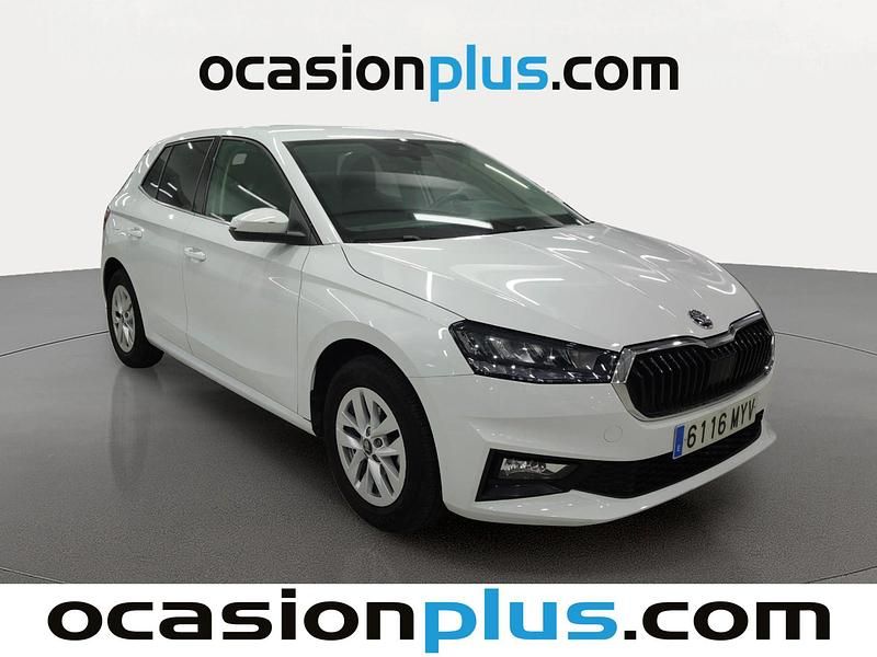 Usado Skoda Fabia Selection 95 CV (69 kW) 2025 Blanco Utilitario