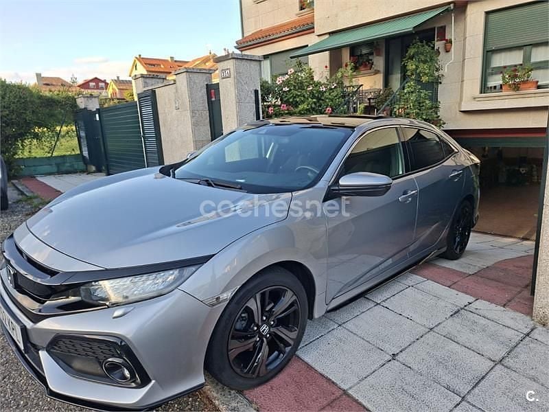 Gris / plata Usado 2018 Honda Civic Executive Berlina | 17.900 € (Precio justo) - Imagen 1/4