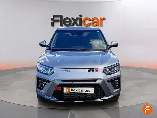Usado SsangYong Tivoli 163 CV (119 kW) 2024 Gris