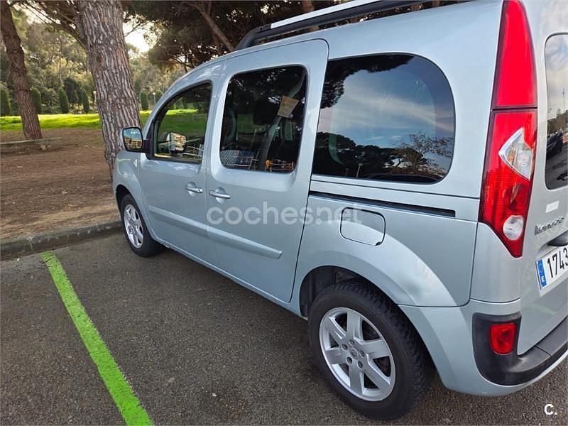 Usado Renault Kangoo Expression 105 CV (77 kW) 2012 Gris / plata Familiar