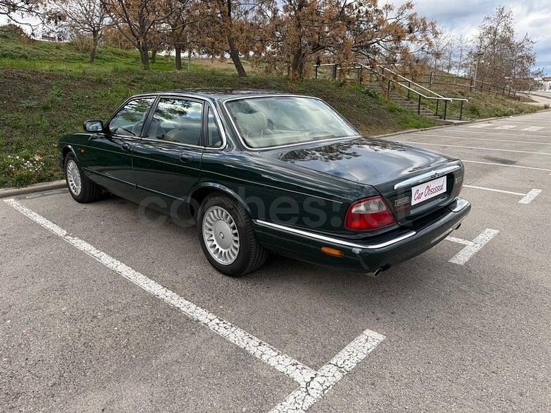 Usado Jaguar XJ8 Executive 290 CV (213 kW) 1999 Verde Berlina