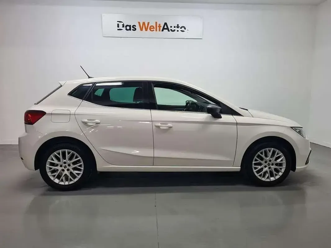 Usado Seat Ibiza XCELLENCE 116 CV (85 kW) 2025 Blanco Utilitario