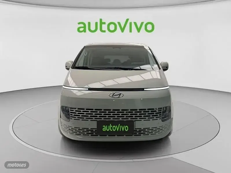 Usado Hyundai Staria 177 CV (130 kW) 2022 Blanco Monovolumen