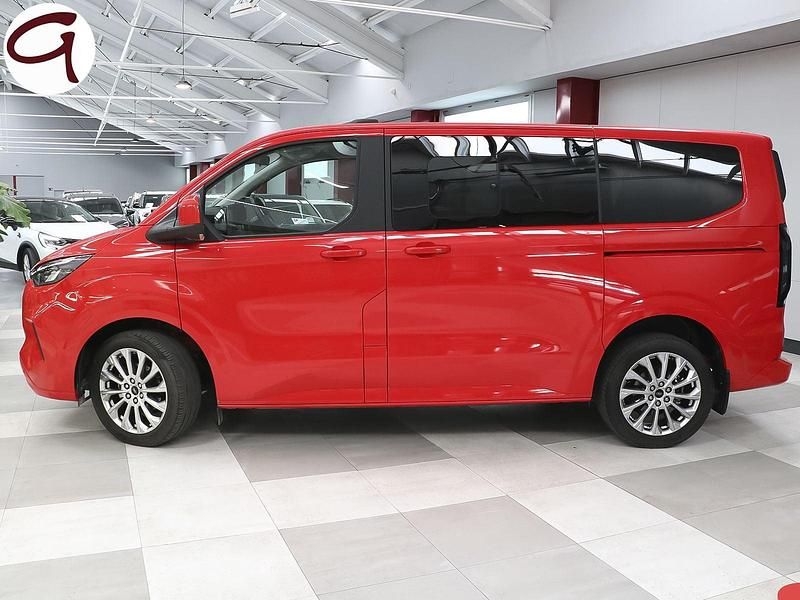 Usado Ford Tourneo Custom Titanium 170 CV (125 kW) 2024 Rojo Van