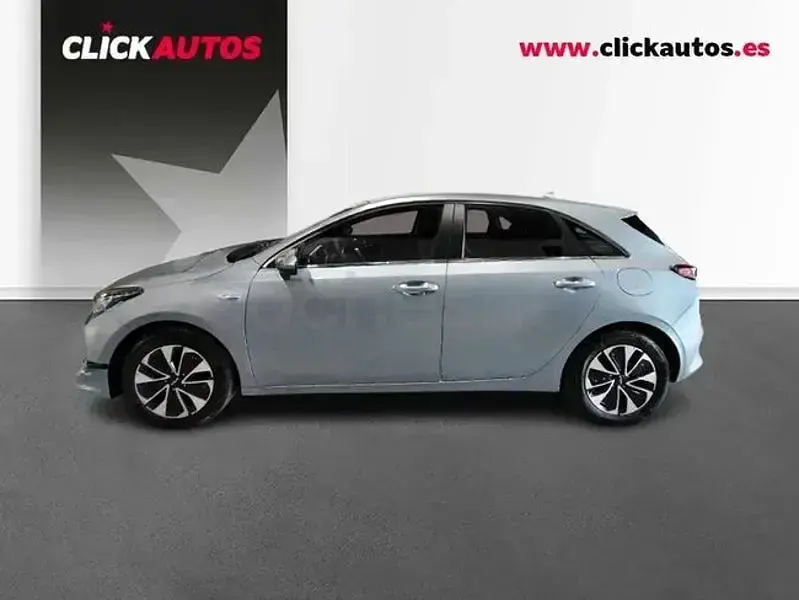 Usado Kia Ceed 100 HP (73 kW) 2025 Cinzento Citadino