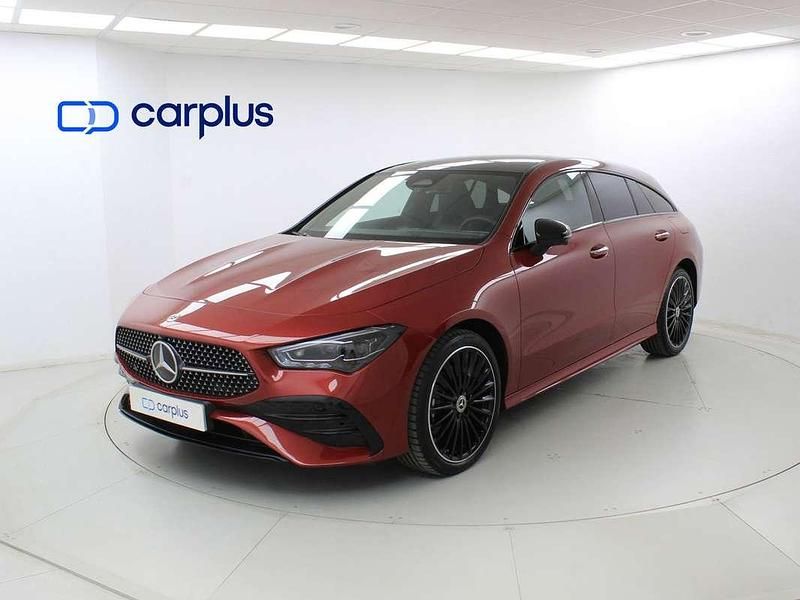 Rojo Usado 2025 Mercedes CLA250e Shooting Brake Familiar | 41.990 € (Caro) - Imagen 1/4