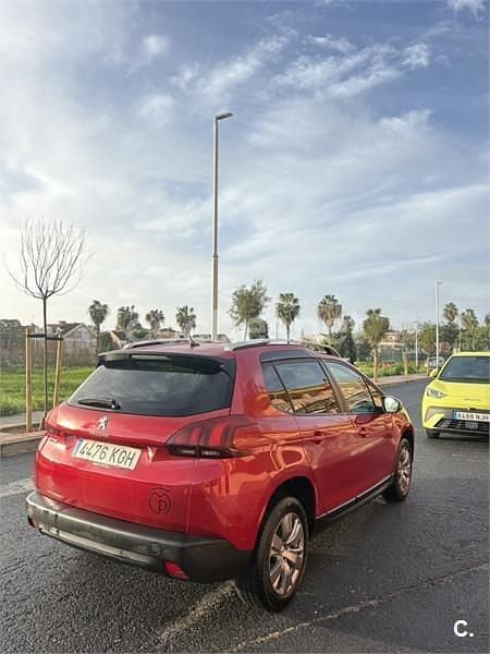 Usado Peugeot 2008 Style 100 CV (73 kW) 2017 Rojo SUV