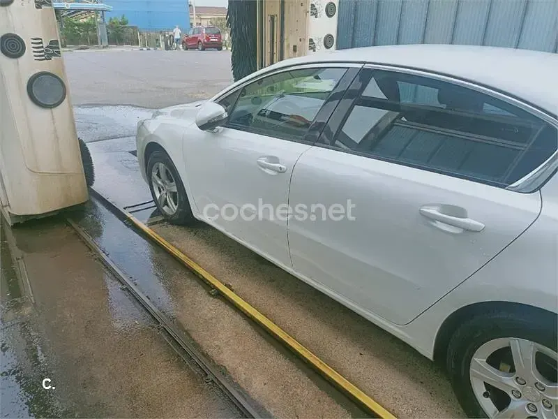 Usado Peugeot 508 Active 115 CV (84 kW) 2012 Blanco Berlina