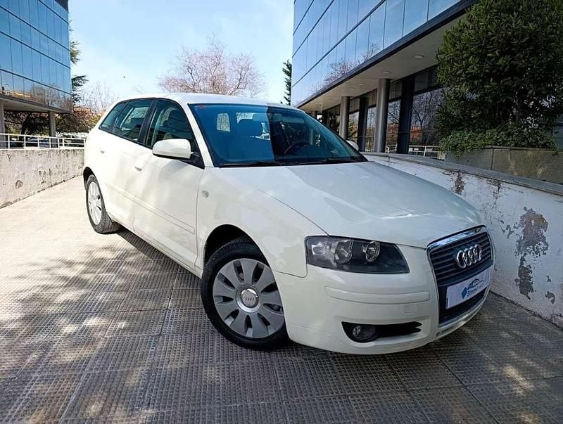 Usado Audi A3 Sportback Ambiente 116 CV (85 kW) 2005 Blanco Utilitario