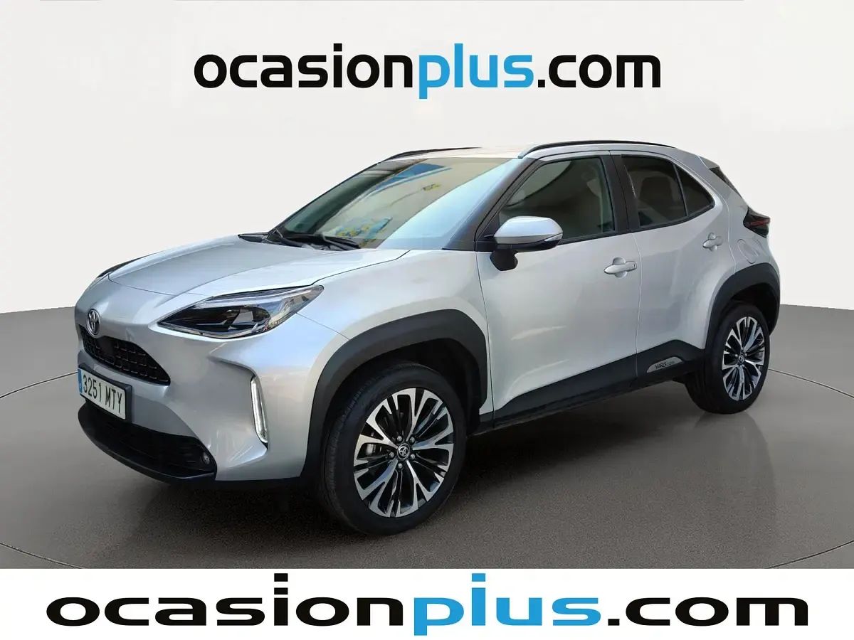 Usado Toyota Yaris Cross Style 116 CV (85 kW) 2024 Gris plata SUV