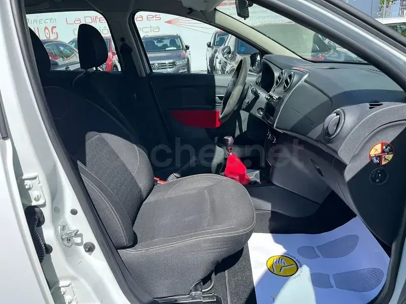 Usado Dacia Logan Lauréate 90 CV (66 kW) 2014 Blanco Familiar