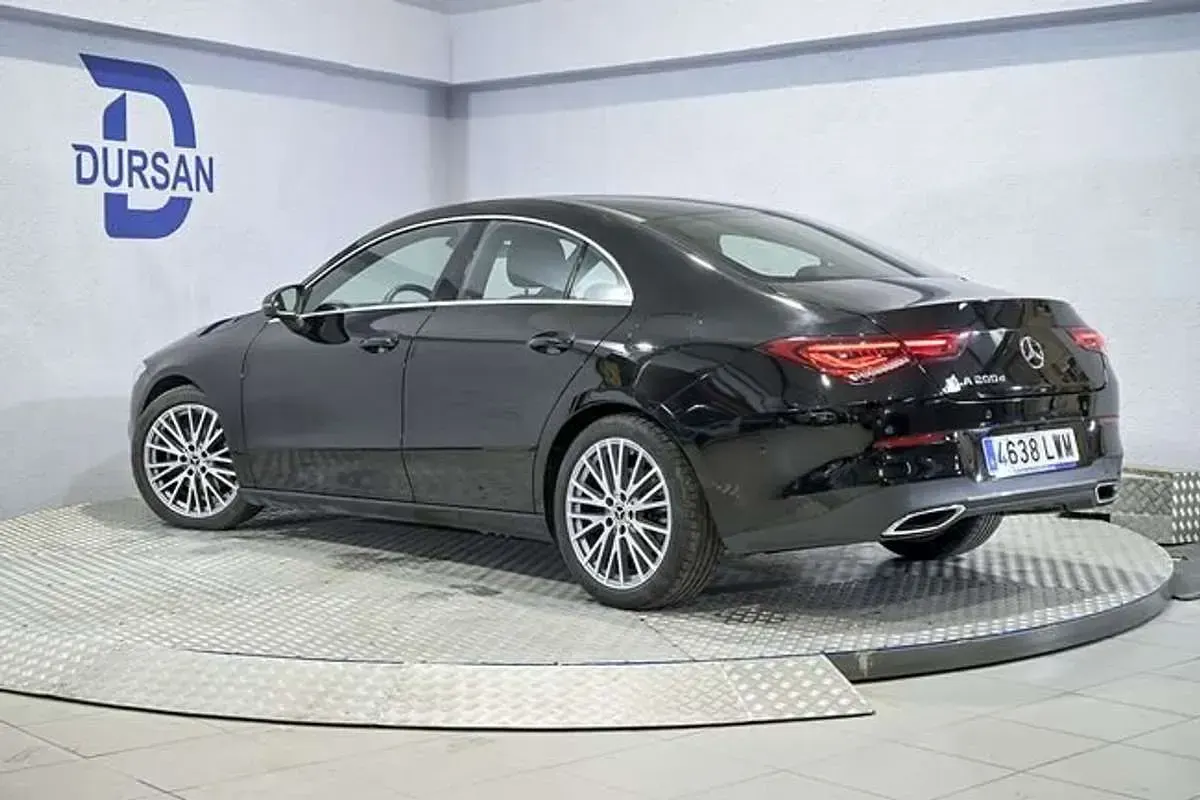 Usado Mercedes CLA200 150 CV (110 kW) 2022 Negro Berlina