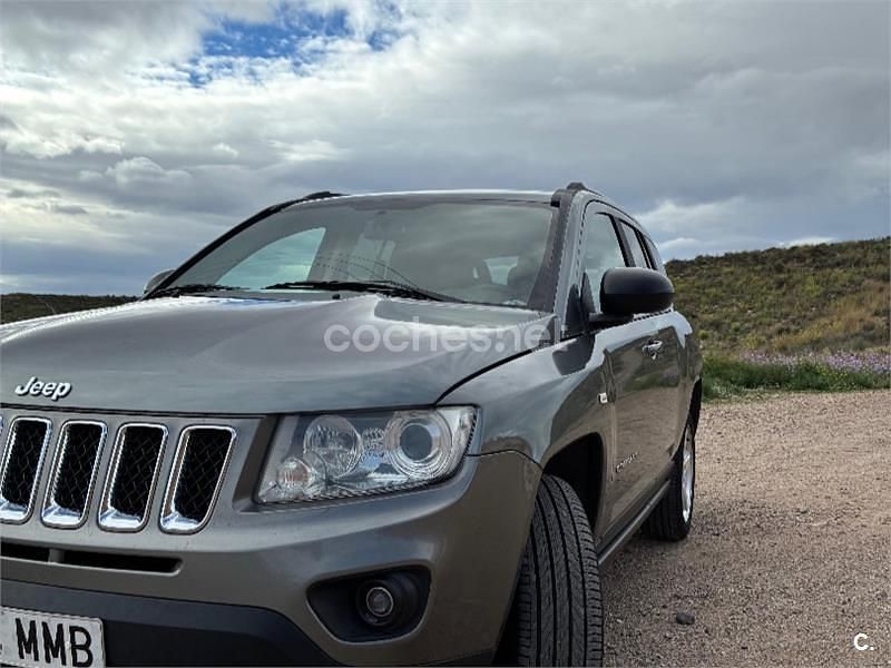 Usado Jeep Compass Limited 163 CV (119 kW) 2013 Gris / plata SUV