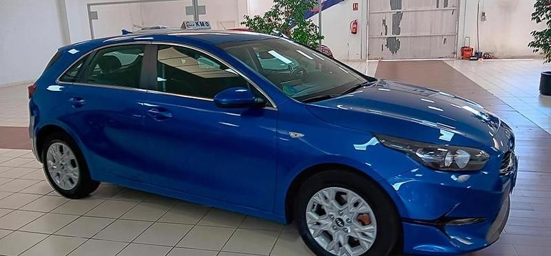 Usado Kia Ceed 136 CV (100 kW) 2024 Blue flame Utilitario