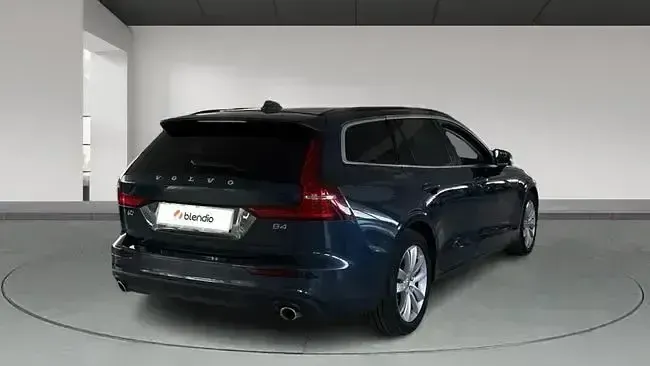 Usado Volvo V60 Momentum 197 CV (144 kW) 2021 Negro Familiar