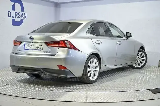 Usado Lexus IS300h Executive Line 224 CV (164 kW) 2016 Gris Berlina