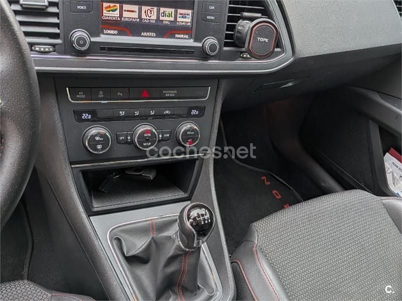 Usado Seat Leon ST FR 150 CV (110 kW) 2014 Rojo Familiar