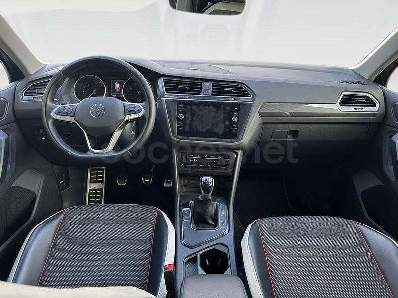 Usado VW Tiguan Sportline 122 CV (89 kW) 2022 Gris / plata SUV