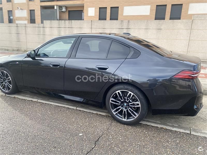 Negro Usado 2025 BMW 520 Berlina | 57.500 € - Imagen 1/4
