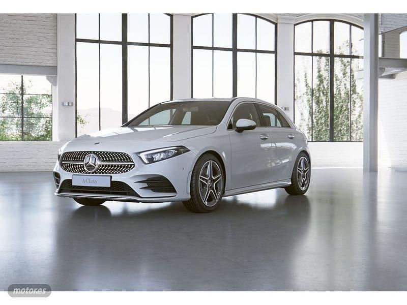Blanco Usado 2021 Mercedes A250 Berlina | 28.900 € (Un poco caro) - Imagen 1/4
