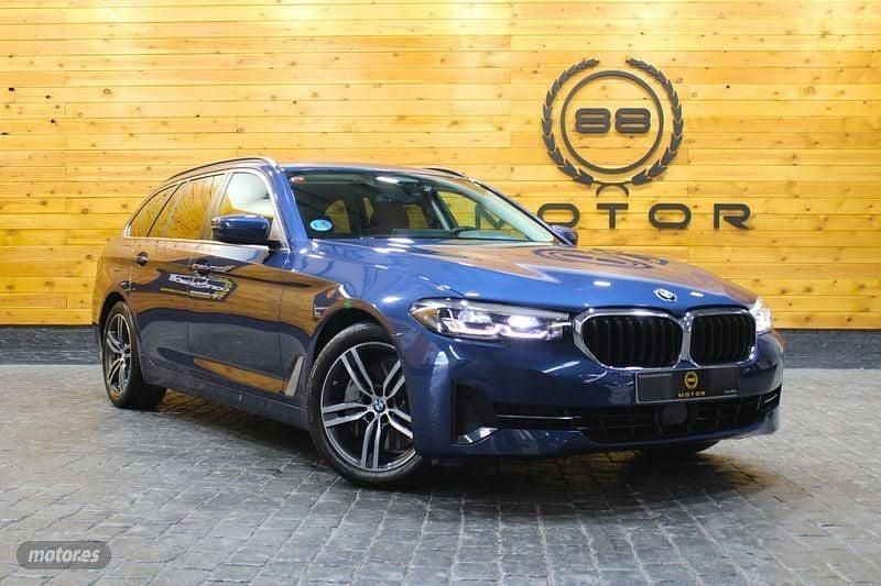 Azul Usado 2021 BMW 530 Comfort Edition Familiar | 36.970 € - Imagen 1/4